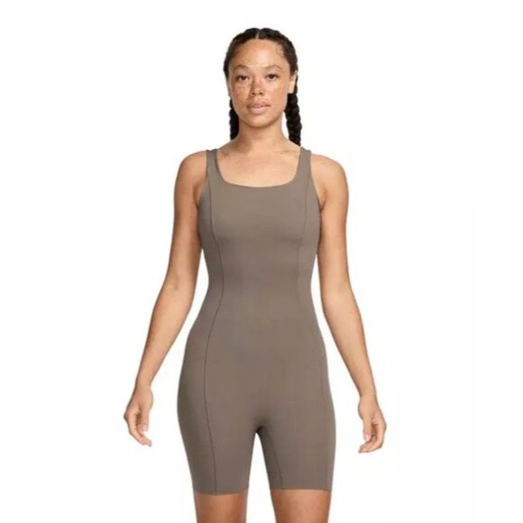 Nike Pants - Nike Zenvy Dri-FIT Womens Size Medium Short Bodysuit InfinaSoft Brown Taupe NEW